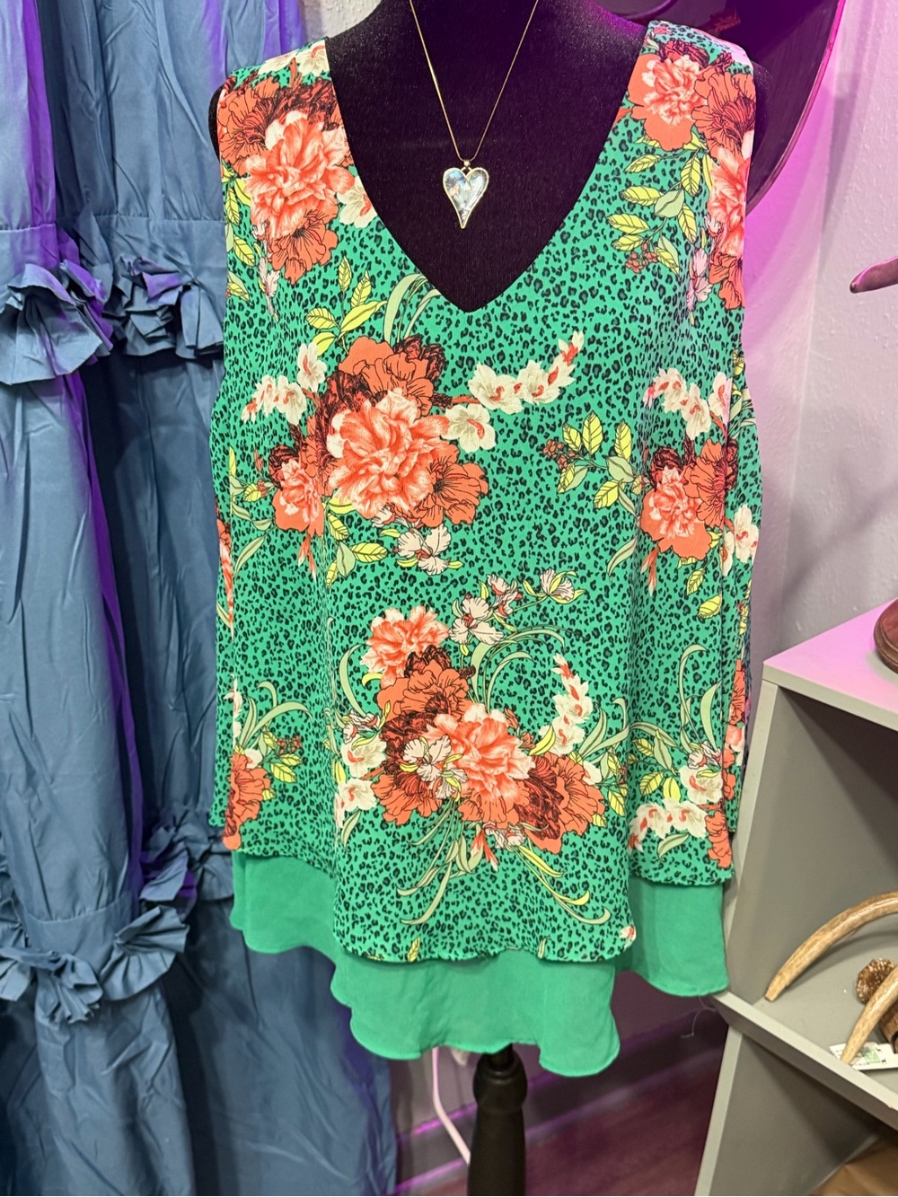 Torrid Size 2 Green Leopard Floral V-Neck Tiered Hem Tunic Blouse 18/20
